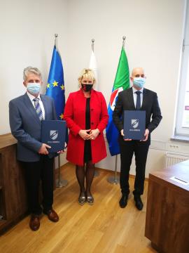 Podpis pogodbe za prizidek OS Ribnica 4